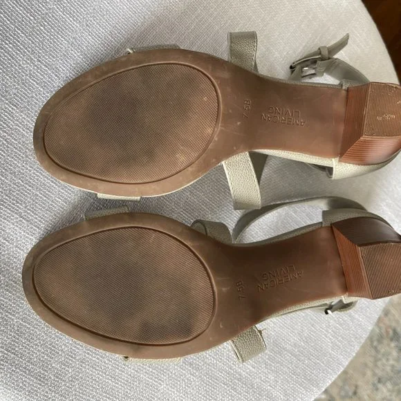 American Living gray sandals, size 7.5 (silver tone buckle) - Picture 7 of 7